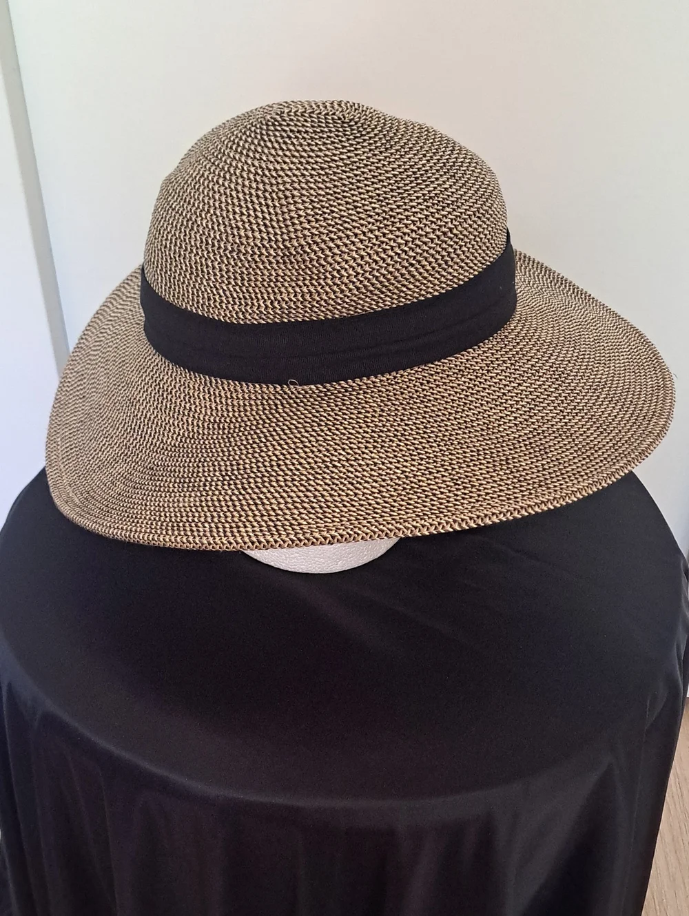 Solar escape Hat Sun Women's Wide Brim Straw with Black band Adjustable Cord